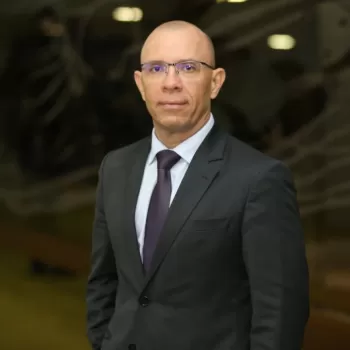 Na Mída | Artigo: Por uma nova relação de confiança