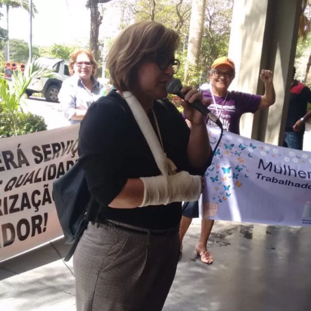 Nota de Solidariedade a Maria Carmelita Sampaio Colares