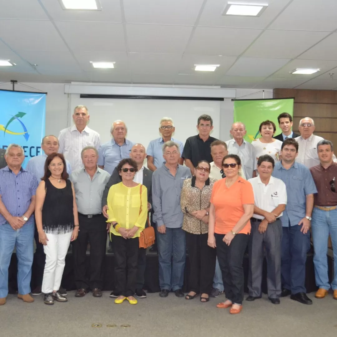 Café com Leis reúne associados aposentados para tratar de possíveis diferenças no PDF