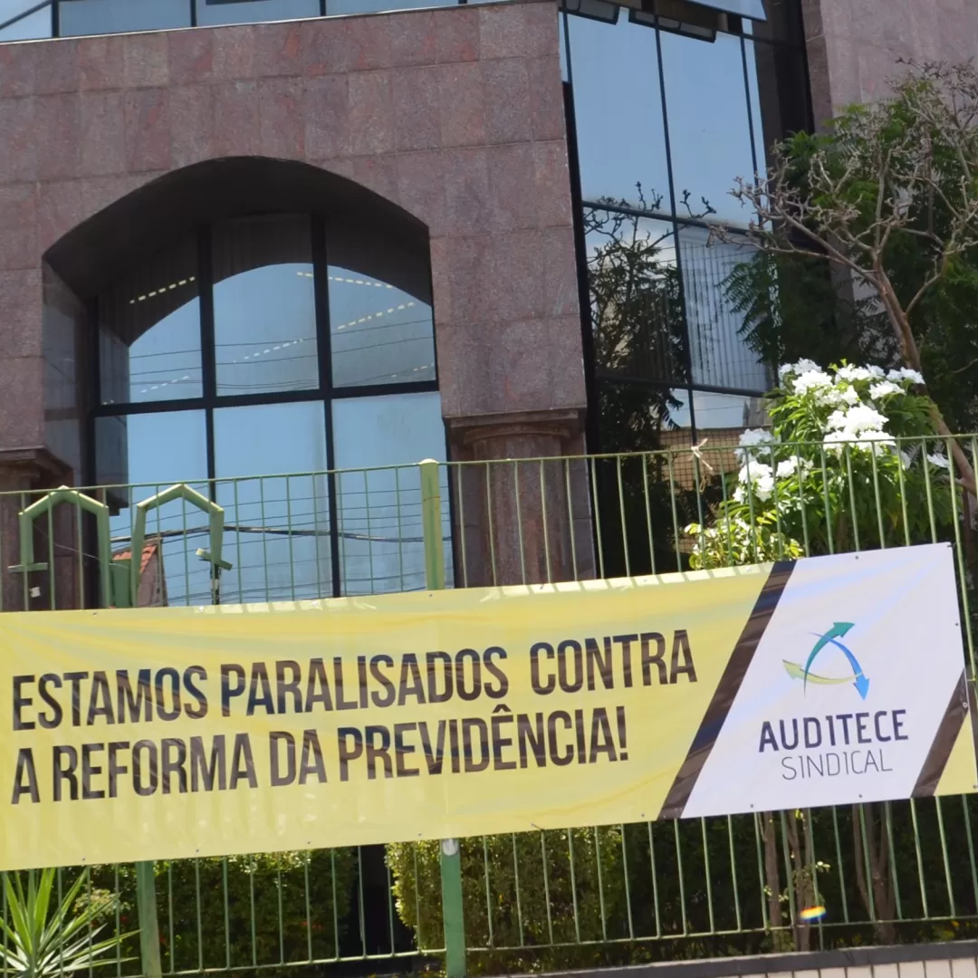 AFRE's paralisam atividades contra a reforma da previdência